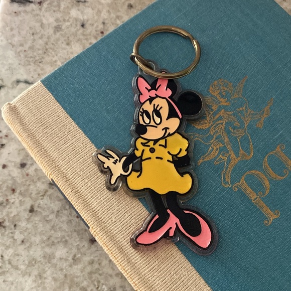Vintage Minnie Mouse souvenir keychain - Picture 2 of 4